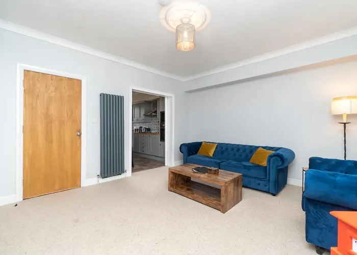 Modern Maisonette In Vibrant Bristol, Free Parking